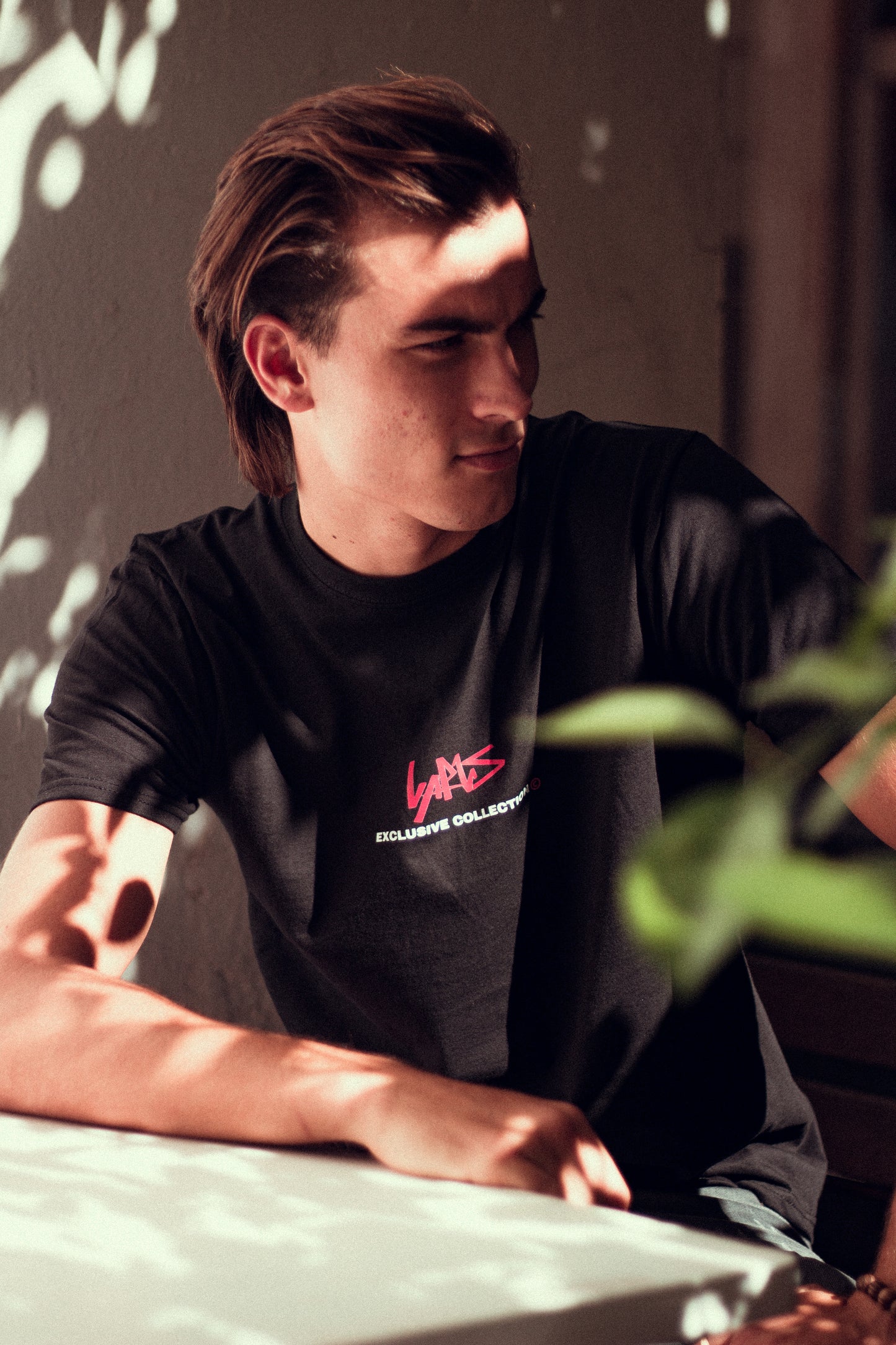 AMORE Black Tee