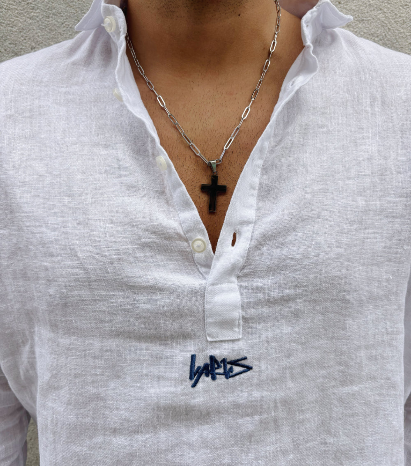 CADENA DE ACERO Y CRUZ