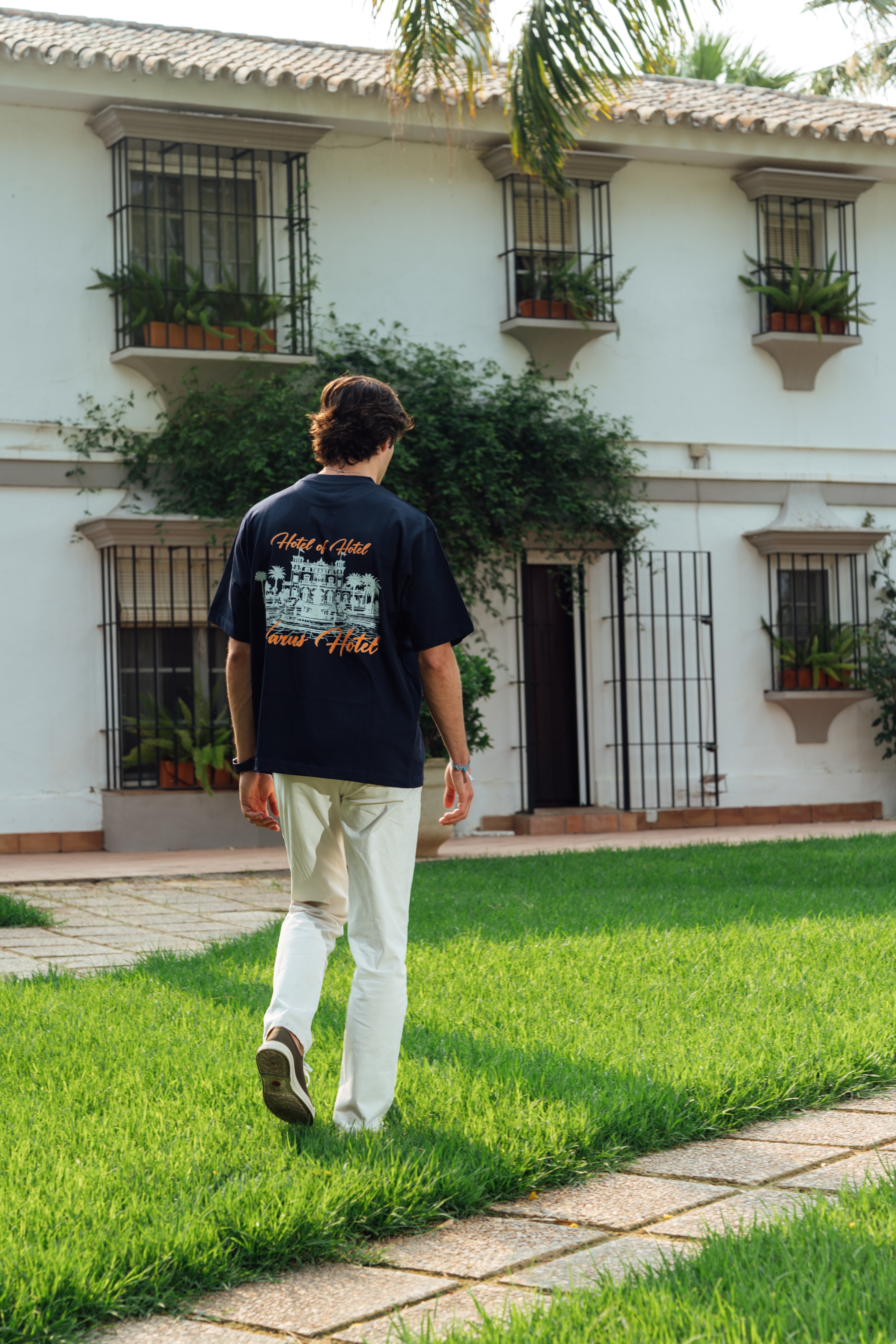 VARUS HOTEL TEE